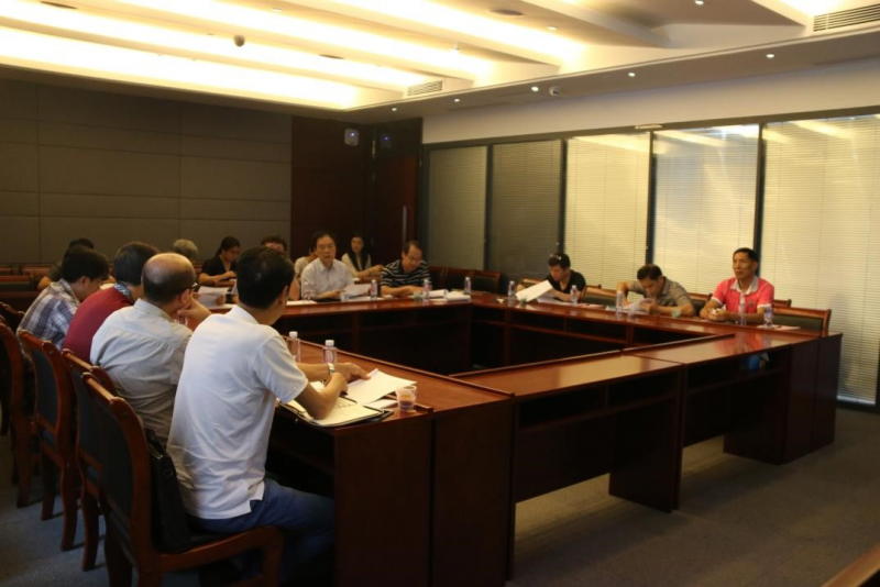 swag色情
召开校友会会长会议